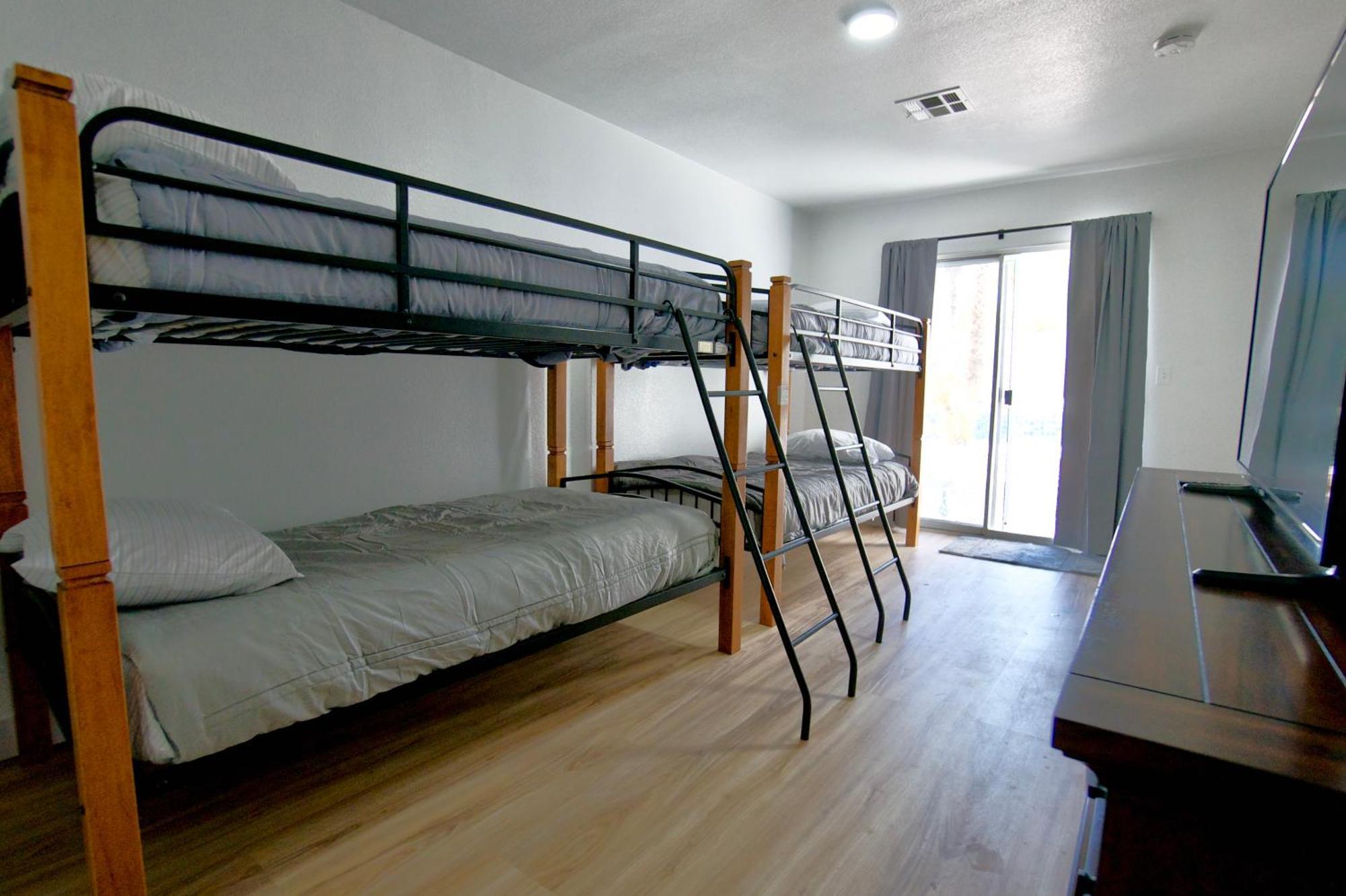 Vegas Lucky Vacation - Entire Home, Pool, 15mins From Strip And More! Сasa de vacaciones