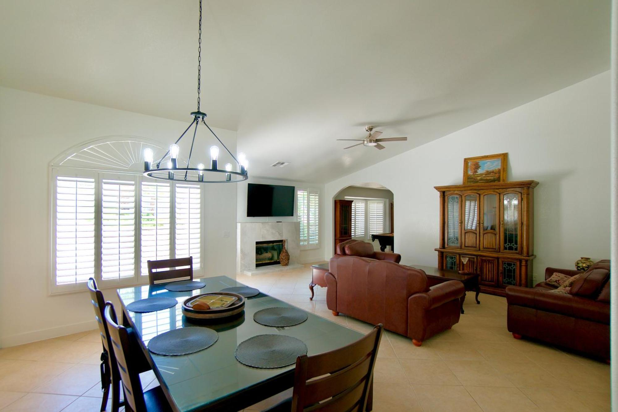 Сasa de vacaciones Vegas Lucky Vacation - Entire Home, Pool, 15mins From Strip And More! *